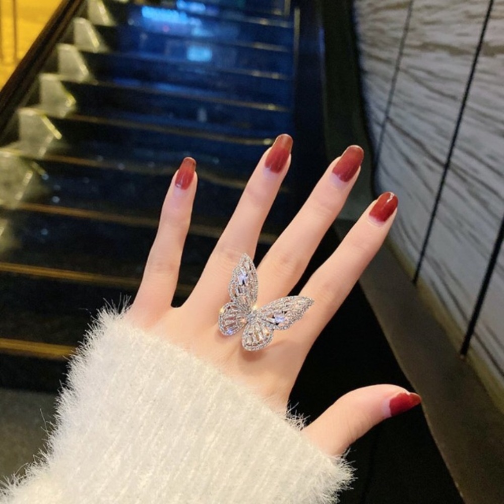 18k White Gold Diamond Butterfly Statement Ring - Picture 6 of 9